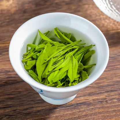 Longjing – The Classic Chinese Green Tea with Fresh Aroma