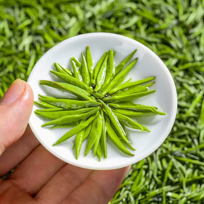 Que She – Premium Sparrow Tongue Green Tea with Fresh Aroma